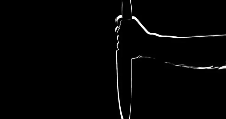 Mükafatın azlığına görə rəisini doğradı