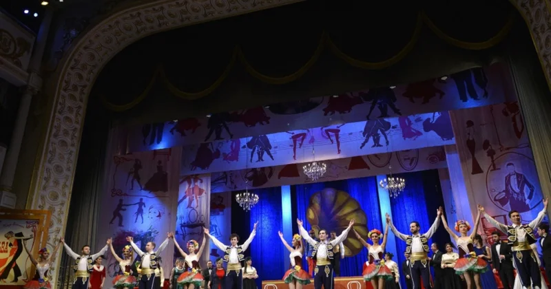 Azərbaycanda dövlət teatrlarında baş rejissor ştatı ləğv edilib