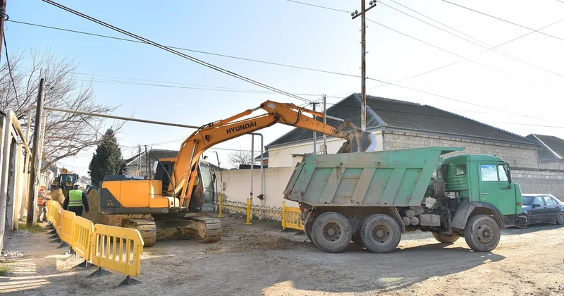 Hətta bünövrə də çökə bilər: Bakının yeddi küçəsində üzərində evlər tikilən xətlərin yeri dəyişdirilir
