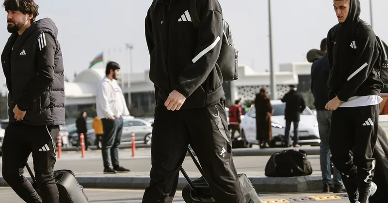 “Qarabağ” Liverpul la oyuna yola düşdü FOTOLAR