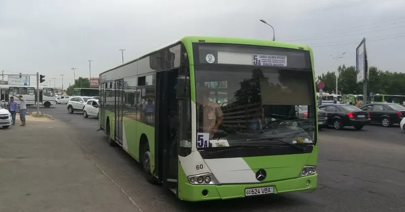 В Бухаре прекращают прием наличных в автобусах