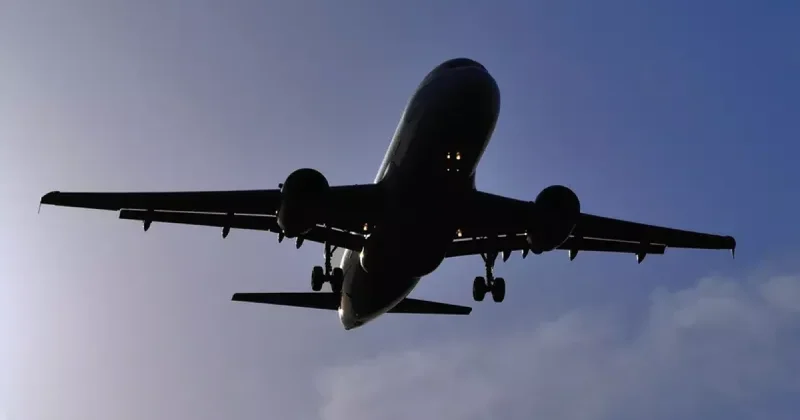 Казахстанским авиакомпаниям запретили полеты над Ираном