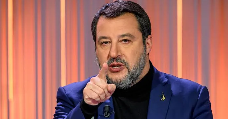 İtaliyalı nazir müavinindən Zelenskiyə: “Dostum, müharibəni uduzursan, ləyaqəti itirirsən”