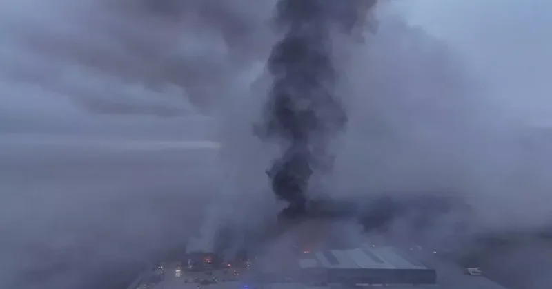 В Греции пожар на фабрике печенья: есть пропавшие без вести