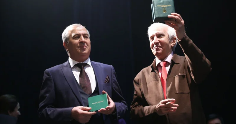 Сцена является его стихией юбилей под светом рампы Адалята Абдулсамеда ФОТО