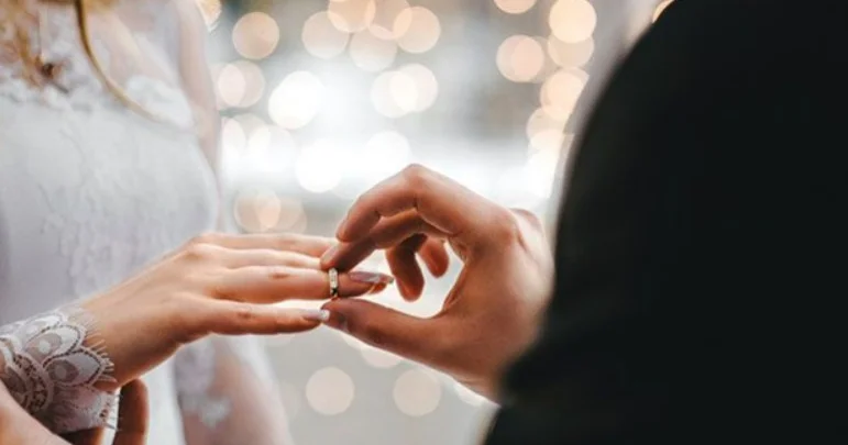 Индианка обманом женила на себе бедных мужчин Minval Politika