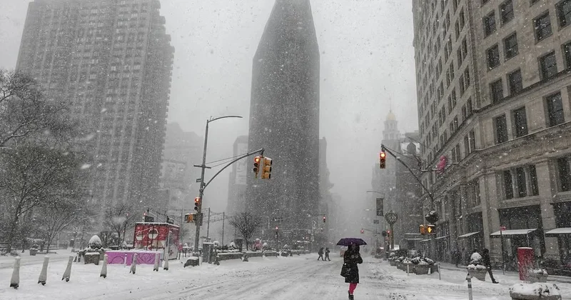 1 milyon insan işıqsız qaldı 11 nəfər öldü KONKRET
