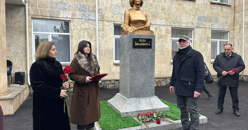 Я памятник воздвиг себе нерукотворный!..