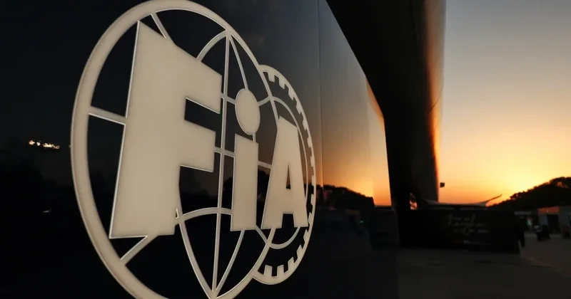 FIA mübahisəli F1 mühərrik hiyləsi ilə bağlı həll yolu axtarır