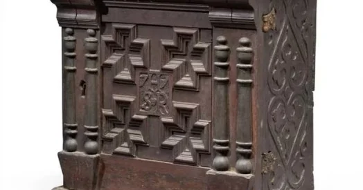 Əsrlərdir açılmayan sandıq fantastik qiymətə satıldı