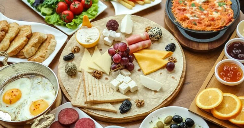 Səhər yeməyi üçün ən doğru saat: Maddələr mübadiləsini belə sürətləndirin