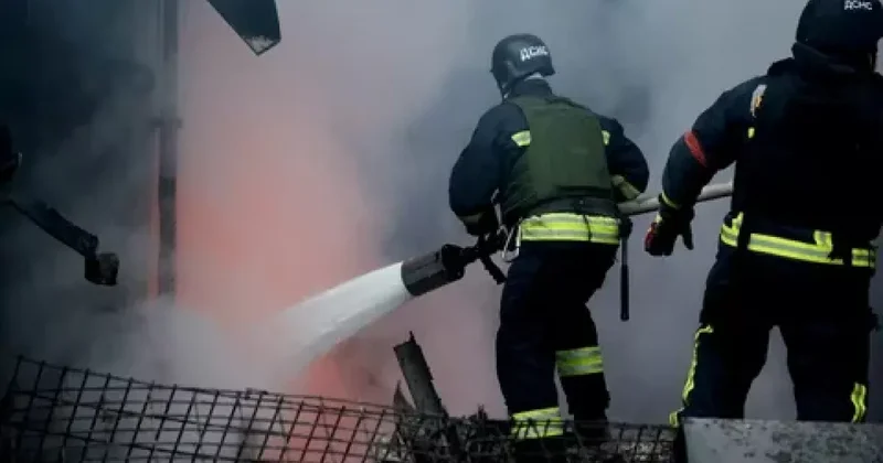 В Сумской области произошло сильное возгорание после удара по жилому сектору