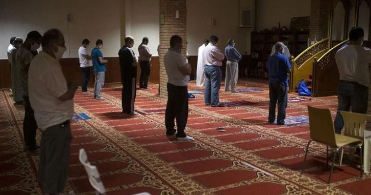 17 məscidə imam axtarılır