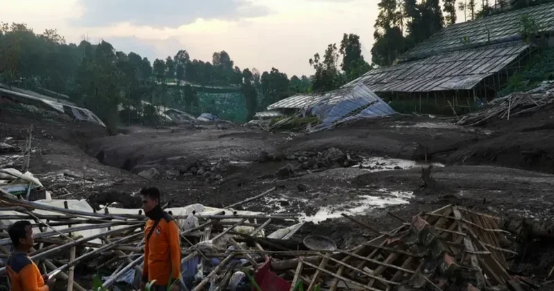 İndoneziyada baş verən torpaq sürüşmələrində ölənlərin sayı 25 ə çatıb
