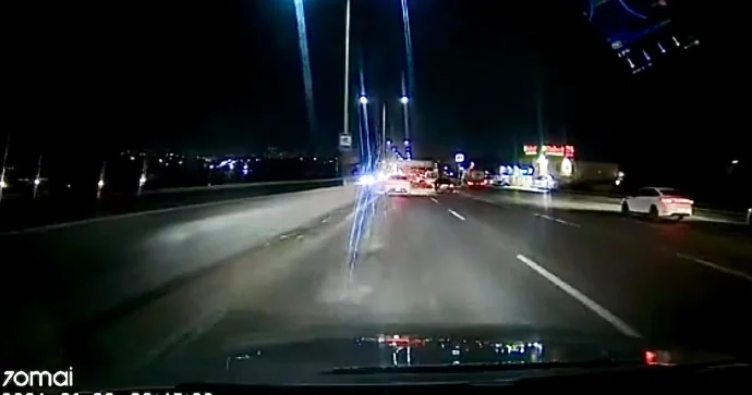 Gecə görünməyən təhlükə: Bu yolda avtomobillər çuxurlara düşür VİDEO