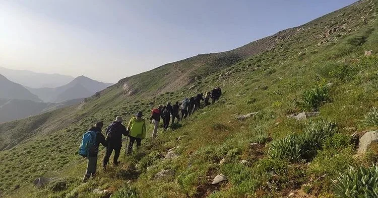 İranda itkin düşmüş alpinistlərin cəsədləri tapılıb