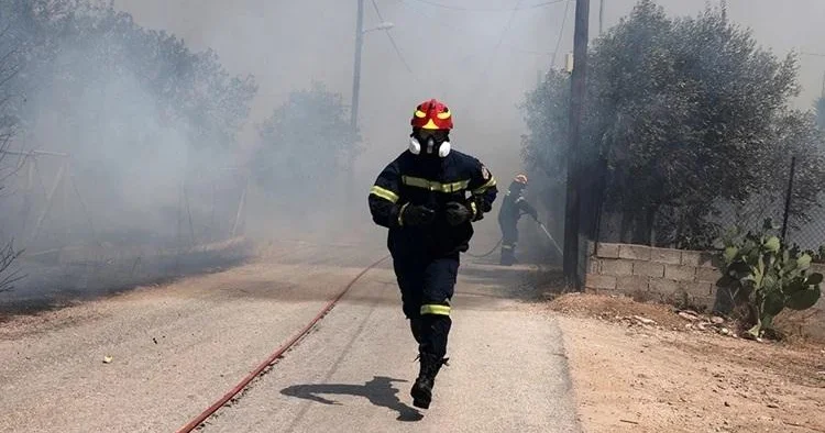 Yunanıstanda fabrikdə partlayış 4 ölü