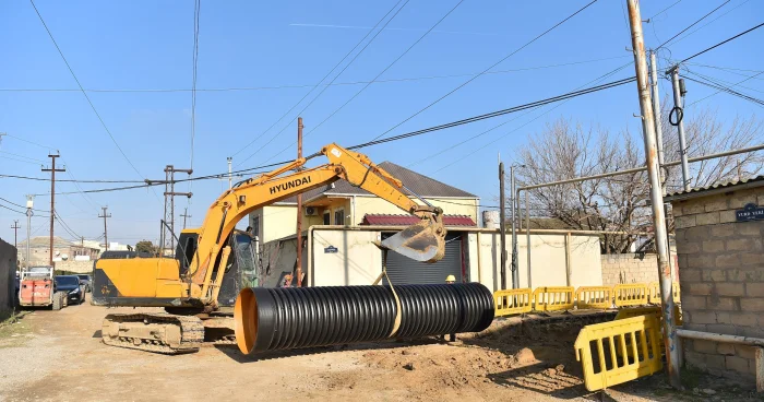 Paytaxtın bir sıra küçəsində su xətlərinin yeri dəyişdirilib