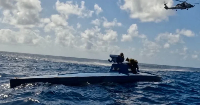 Португальцы перехватили подлодку с кокаином