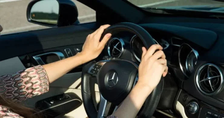 14 min dollar xərclədi: Qadın 960 cı cəhdində sürücülük imtahanından keçdi VİDEO