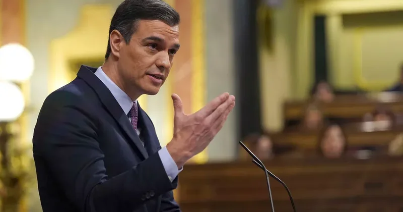 В Испании требуют отставки премьер министра после железнодорожной аварии в Адамусе