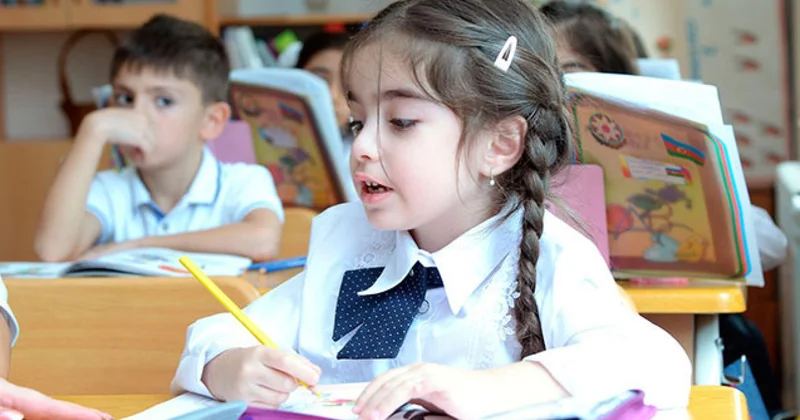 Bu gün qış tətilindən öncə son dərs günüdür