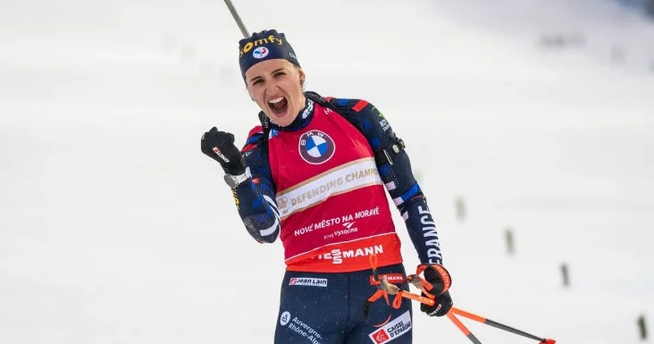 Julia Simon geri döndü və qalib oldu