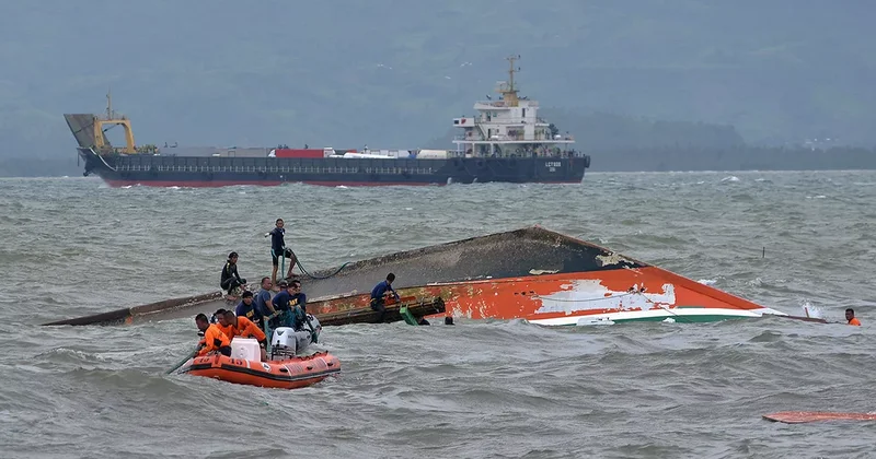 Filippində bərə faciəsi: Ölənlərin sayı getdikcə artır