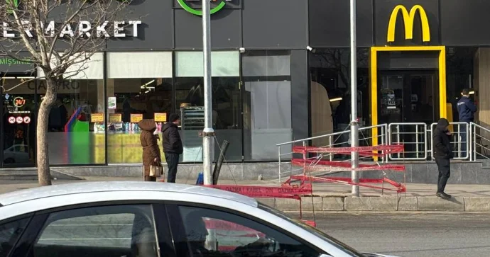 Yasamaldakı bu yola işıqfor quraşdırıldı FOTO