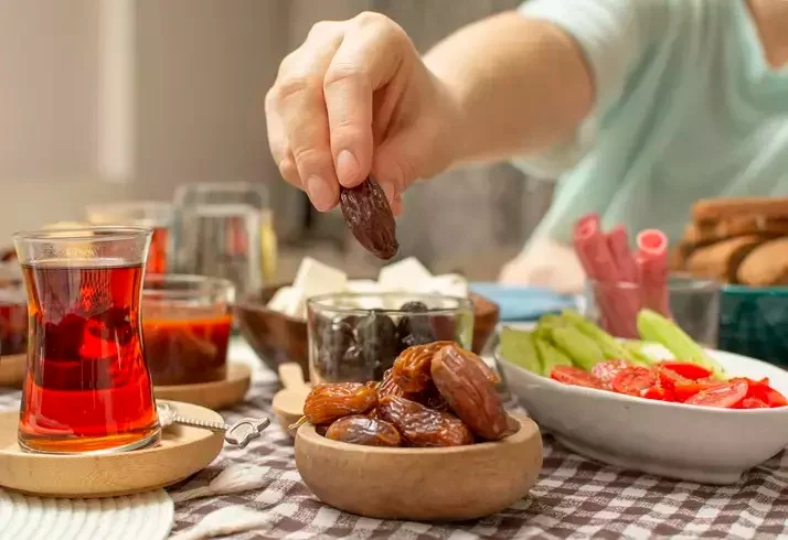 Ramazanda düzgün qidalanma: İmsak və iftarda nə yemək məsləhətdir?