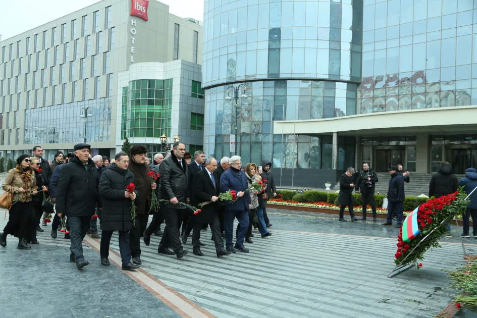 Qərbi Azərbaycan İcmasının nümayəndələri Xocalı soyqırımı qurbanlarının xatirəsini anıblar