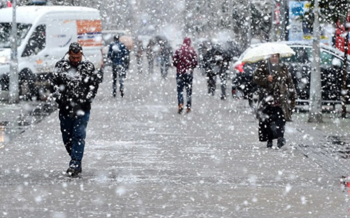 Bakıda qar yağacaq, şaxta olacaq XƏBƏRDARLIQ (YENİLƏNİB)