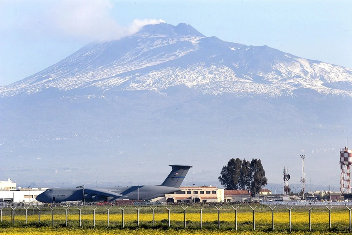 ABŞ nin İtaliyadakı aviabazası BAĞLANDI