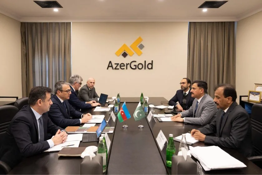 “AzerGold” QSC də Pakistanın “Frontier Works Organization” şirkətinin nümayəndə heyəti ilə görüş keçirilib