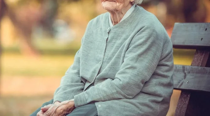 Alzheimer xəstəsi olan 69 yaşlı qadın yoxa çıxıb FOTOSU