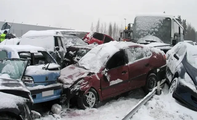 Bunları etsəniz, qarlı havada maşınınız toqquşmaz Avtomobil ustasından TÖVSİYƏ