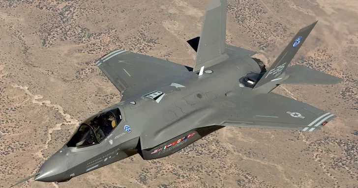 США стягивают новые силы на Ближний Восток: вслед за F 22 в Израиль летят новые F 35