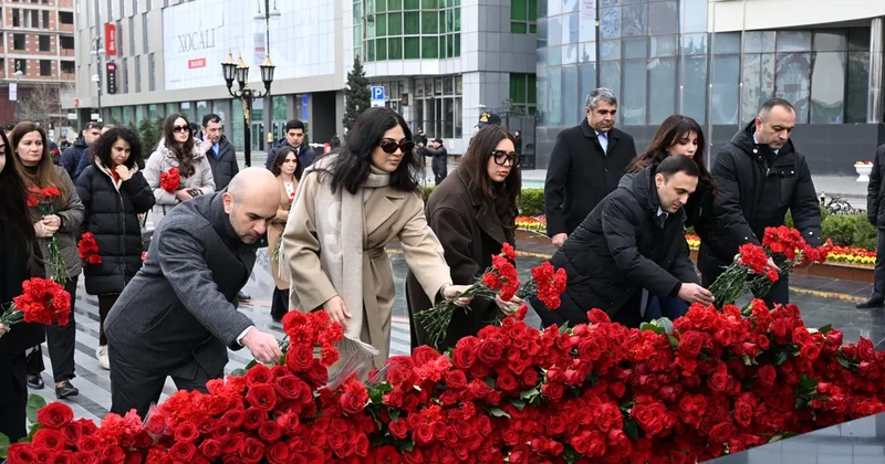 Medianın İnkişafı Agentliyinin kollektivi Ana harayı abidəsini ziyarət edib