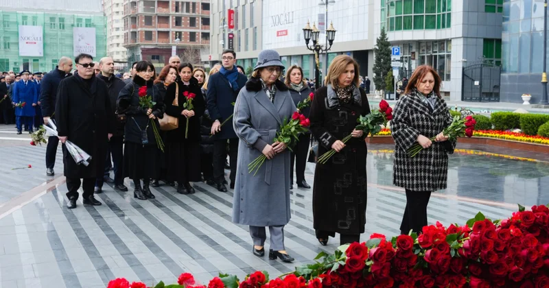 Dövlət Komitəsinin kollektivi Xocalı qurbanlarının xatirəsini anıb