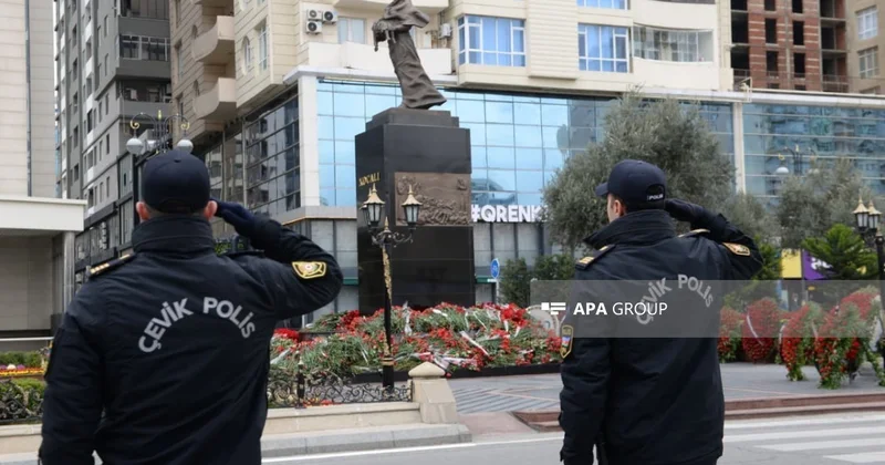 Азербайджан почтил память жертв Ходжалы минутой молчания ФОТО
