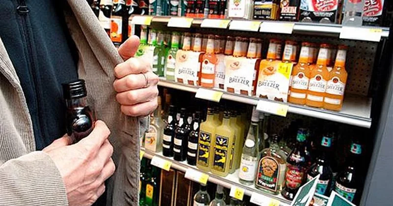 Полицейские задержали в Баку магазинных воришек Minval Politika