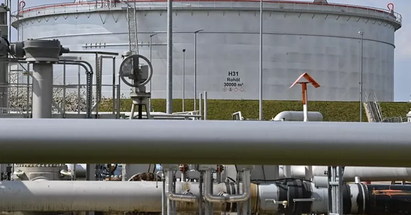 Венгрия потребовала от Хорватии разрешить транзит российской нефти