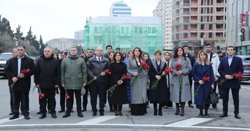 Veysəloğlu Şirkətlər Qrupunun rəhbər heyəti “Ana harayı” abidəsini ziyarət edib FOTOLAR