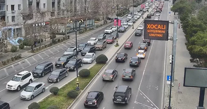 Пробки на двенадцати дорогах Баку: СПИСОК