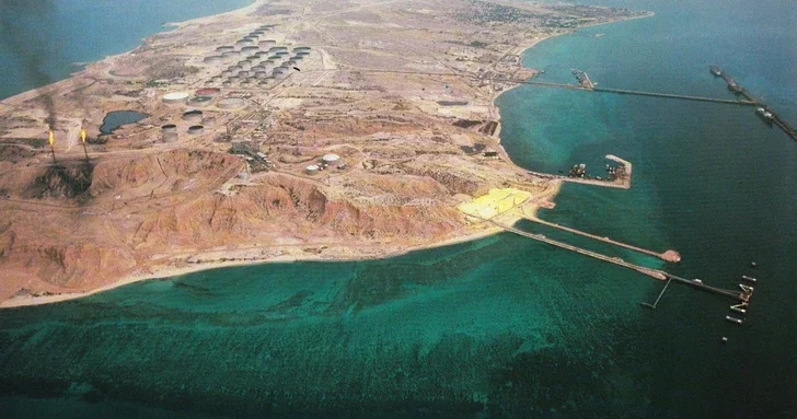 Иран укрепляет оборону острова Харк на случай атак США