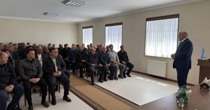 Vüqar Rəhimzadə seçicilərilə növbəti görüşünü keçirib FOTOLAR