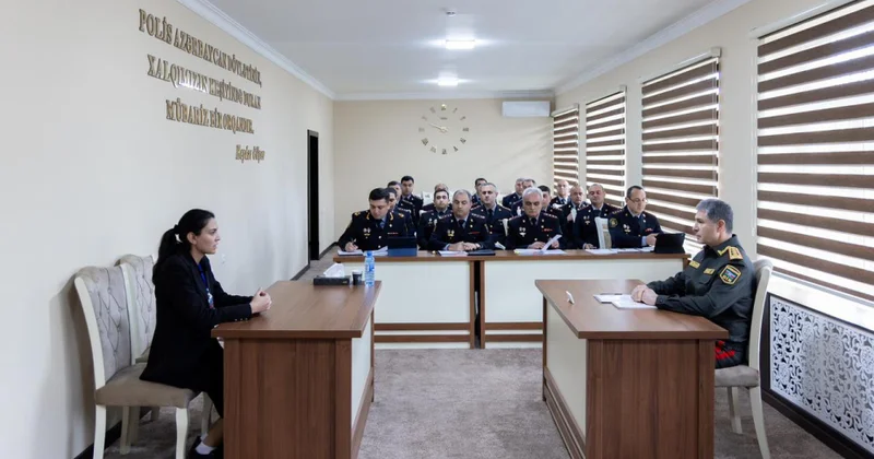 Daxili işlər naziri Göyçayda vətəndaşları dinləyib və gənclərin arasından seçim edib