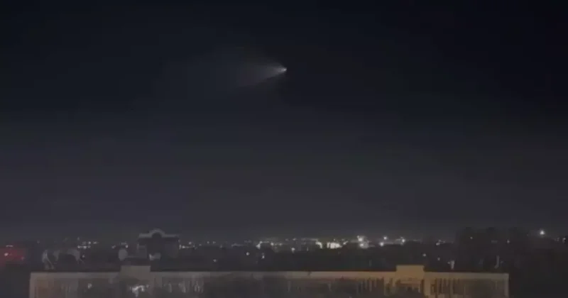В небе над Алматы заметили светящийся объект ВИДЕО