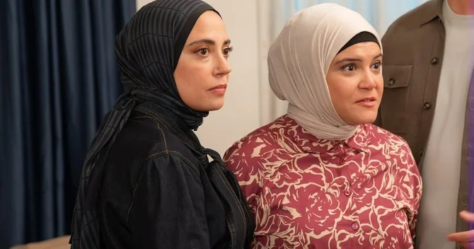 Kızılcık Şerbeti nin aktrisası Porsche si ilə gündəm oldu