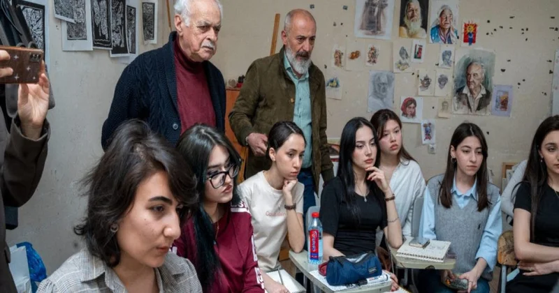 İncə xətlər, dərin düşüncələr... Özbək professorun ustad dərsindən qeydlər